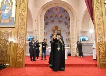 بالصور استقبال البابا تواضروس الثاني بالزغاريد ويتفقد طوابق كنيسة العذراء والبابا كيرلس بأغاخان ويلتقي بكهنة الكنائس الثلاث