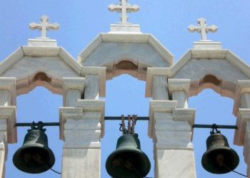 احتفالا بعيد الميلاد المجيد الكنائس الغربية فى مصر تدق الأجراس