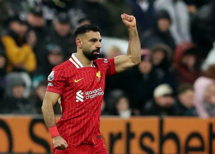 بالصور محمد صلاح نجم ليفربول يحتفل مع زملائه في الفريق بأعياد الكريسماس 1 2018 4 8 10 47 37 884 682