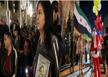 المسيحيين السوريون خائفون من قبل عناصر مسلحة عقب حرق شجرة عيد الميلاد