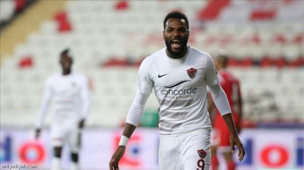 أول رد من اللاعب آرون بوبيندزا على شكوى الزمالك ضده في فيفا 2 حقيقة توقيع بوبيندزا مع الزمالك