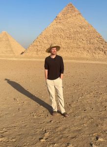 كلمة السر 20 مليون جنيه زاهي حواس يكشف حقيقة تأجير الأهرامات لـ يوتيوبر أمريكي 4 images 16