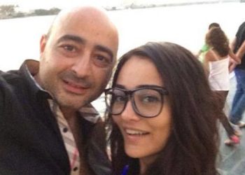 بعد إنهيارها على الهواء من هو طليق راندا البحيري الذي استولى على منزلها وهددها بإنهاء حياتها