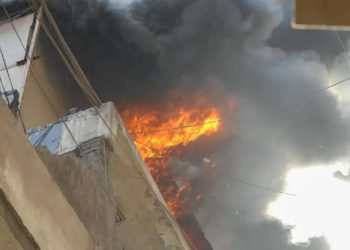 أول صور لحريق التوفيقية بوسط البلد النار وصلت السما