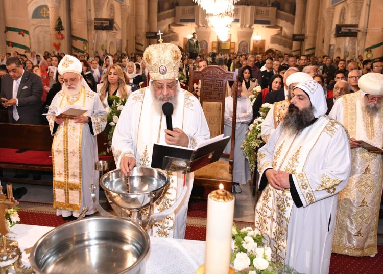 معلومات عن طقس اللقان فى عيد الغطاس المجيد الكنائس الأرثوذكسية تقيمه 19 يناير 1 2018 4 8 10 47 37 884 312