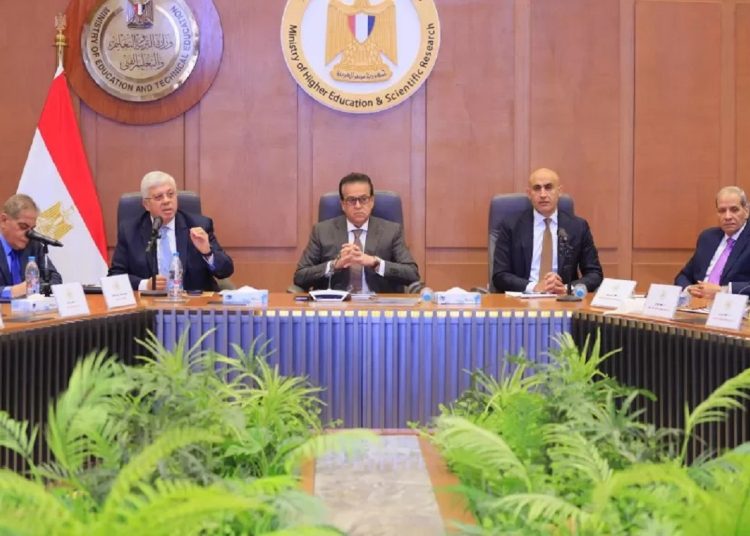 نظام البكالوريا المصرية هل سيتمكن من وضع حد لعصر الدروس الخصوصية 1 2018 4 8 10 47 37 884 416