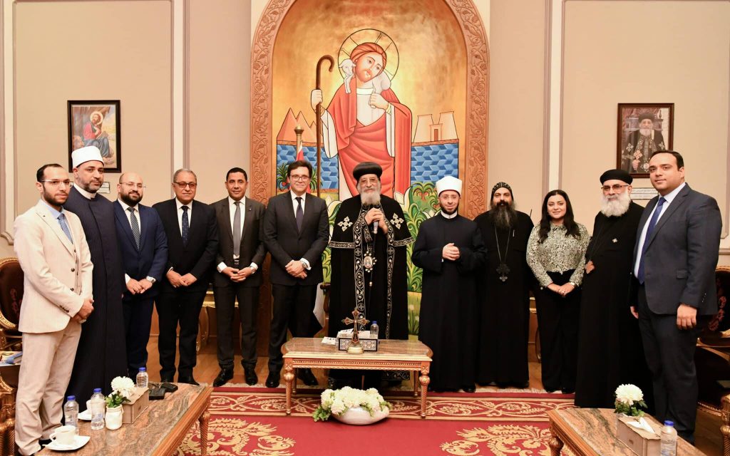 وزير الأوقاف يهنئ الأقباط بمناسبة عيد الميلاد المجيد والعام الجديد 2 تهنئة وزير الأوقاف بمناسبة عيد الميلاد
