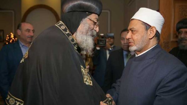 اليوم السبت الإمام الأكبر يزور الكاتدرائية المرقسية بالعباسبة لتهنئة المسيحيين بعيد الميلاد المجيد 3 زيارة الإمام الأكبر لتعزيز روح الوحدة الوطنية