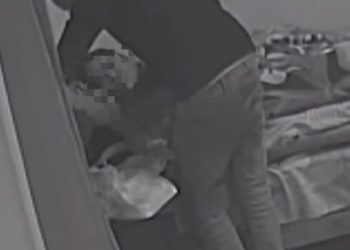 ماذا يحدث وراء الأبواب المغلقة تفاصيل مروعة عن أفعال غير أخلاقيه داخل دار مسنين تكشفها سيدة مشلولة