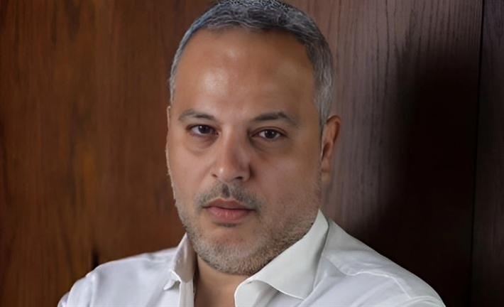 تامر عبد المنعم يطلب الدعاء لوالده حالته خطيرة للغاية 4 5 38