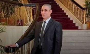 موظف الأوبرا