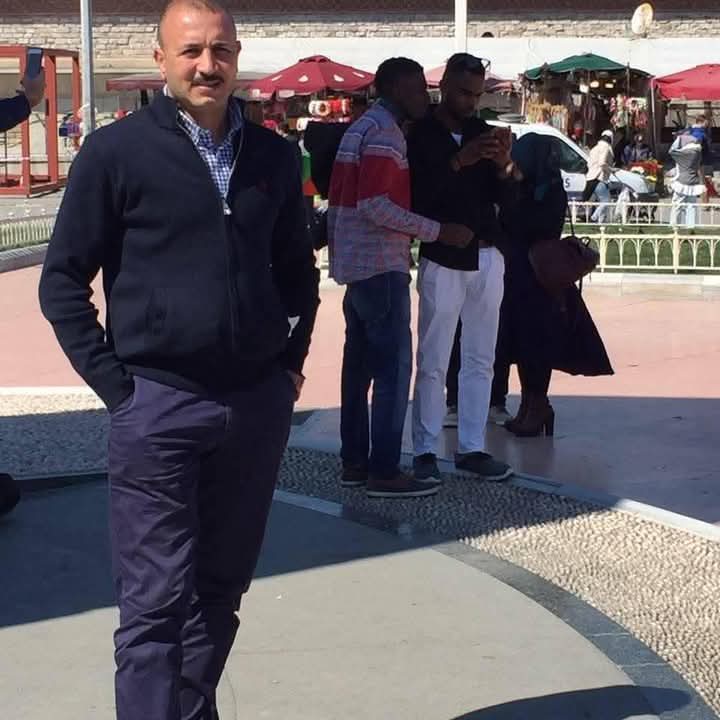بالصور اقتحام سيارة محل مأكولات في بورسعيد وتصيب شخصين و وفاة قائد السيارة إثر غيبوبة سكر 4 وفاة قائد سيارة اقتحمت محل مأكولات ببورسعيد