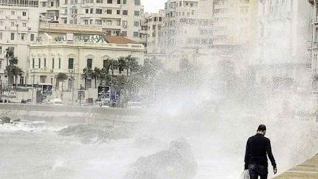تأخرت عن موعدها نوة الكرم تضرب بقوة أمطار ورياح عنيفة وسر تسميتها بهذا الاسم بالإسكندرية 2 نوة الكرم تضرب بقوة