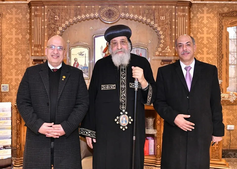 بالصور تفاصيل لقاء البابا تواضروس الثاني برئيس مجلس إدارة مؤسسة الأهرام ونقيب أطباء البحيرة 3 البابا يستقبل نقيب أطباء البحيرة