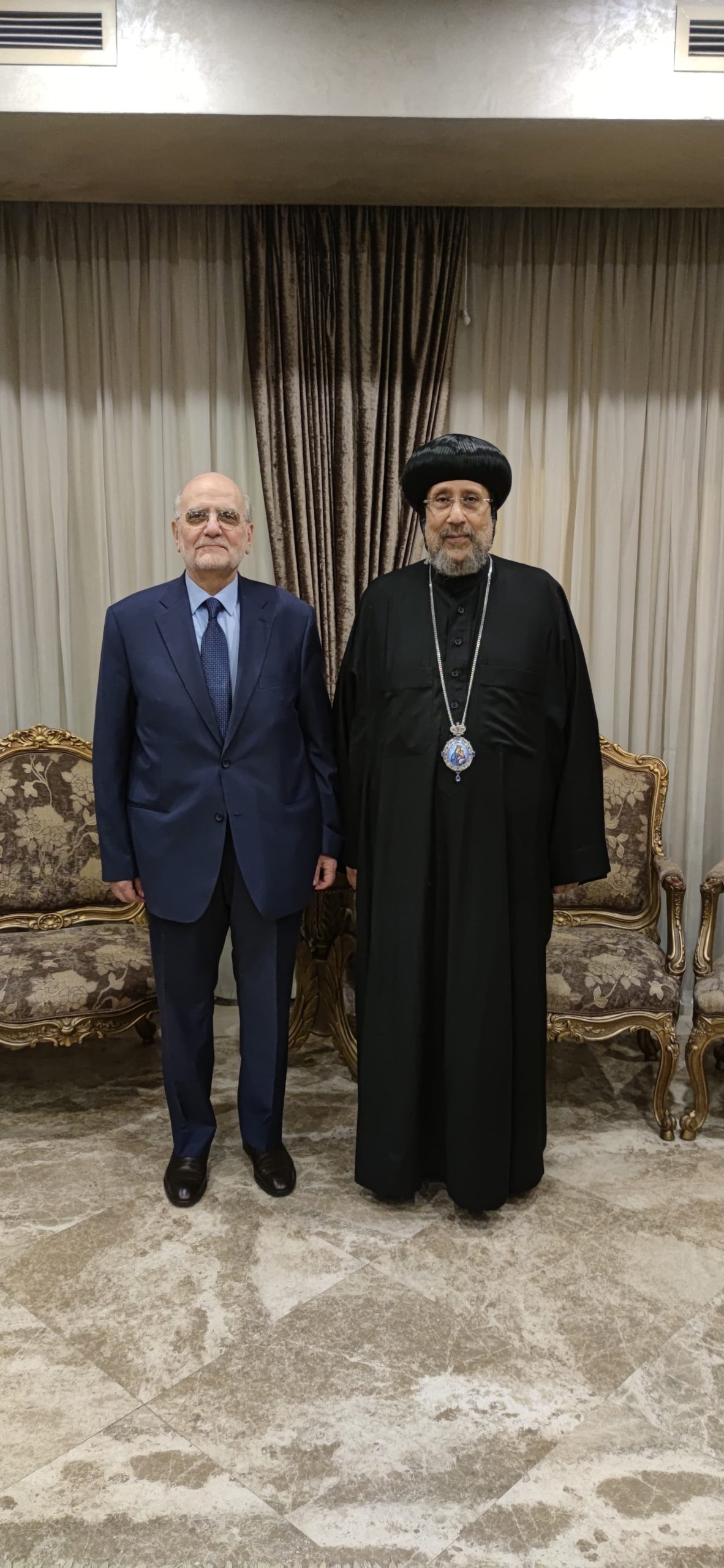 تفاصيل لقاء الأنبا أرميا بالأمين العام لمجلس كنائس الشرق الأوسط 3 لقاء الأنبا أرميا بالأمين العام لمجلس كنائس الشرق الأوسط