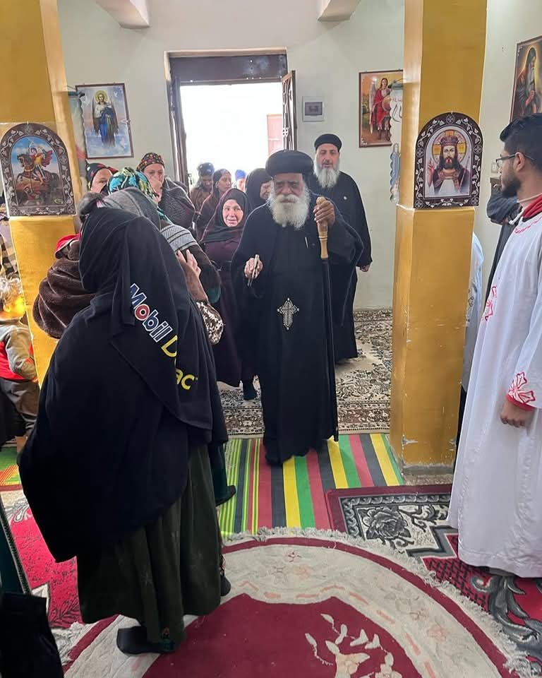 بالصور رسامة شمامسة جدد بيد الأنبا جوارجيوس أسقف مطاي 4 نيافة الأنبا جوارجيوس أسقف مطاي