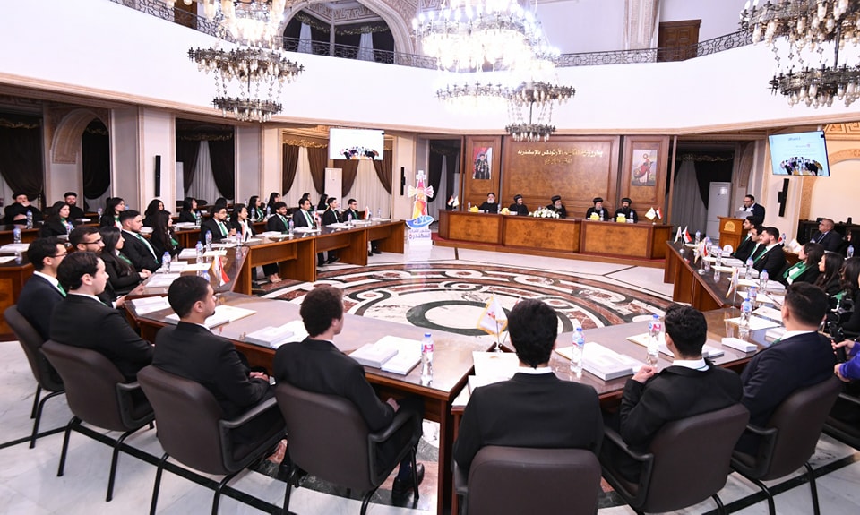 بالصور البابا تواضروس الثاني يترأس الجلسة الافتتاحية لمجلس الشباب السكندري 4 البابا تواضروس الثاني