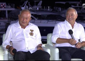 نجيب ساويرس يعلن عن اتفاق مع شقيقه سميح البلد اللي أخويا موجود فيها أنا ما أشتغلش فيها