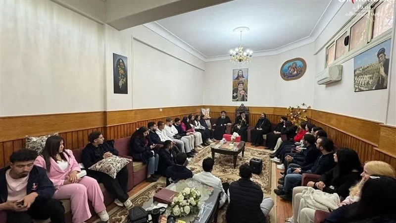 بالصور تفاصيل لقاء البابا تواضروس الثاني في المقر البابوي مع الأنبا ثيؤدوسيوس ونيافة الأنبا فيلوباتير 4 لقاء البابا تواضروس الثاني بشباب شمالي فرنسا