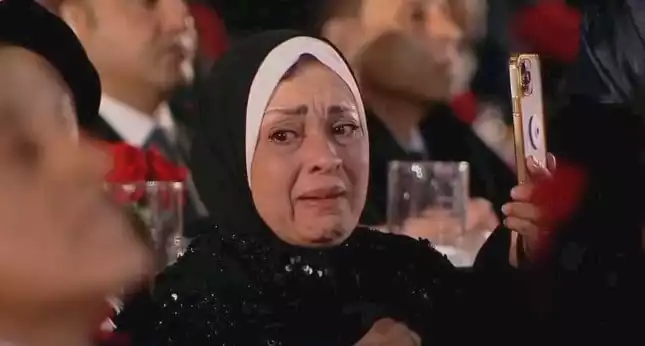 بالصور من هي نيرفين فريد زوجة محمود الخطيب بكت أثناء كلمته 2 بكاء زوجة محمود الخطيب