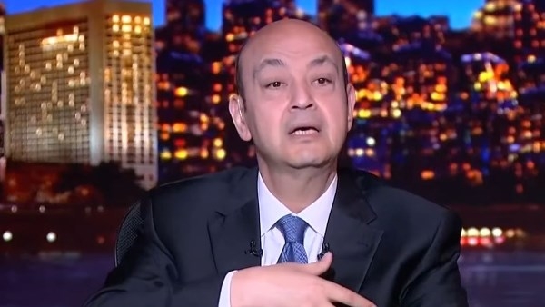 اللبس بتاعه بخطين حمر عمرو أديب يرد على زاهي حواس أحمس كان زملكاوي 1 kj 10