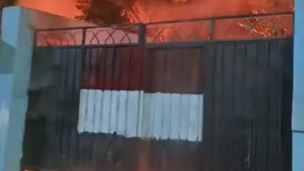 اتفحمت ننشر أول صور لحريق مدرسة قبل ساعات قليلة من بدء الدراسة 4 حريق مدرسة
