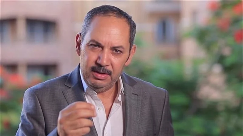 تفاصيل نجاة الفنان كمال أبو رية عقب إنقلاب سيارته أعلى وصلة دهشور في أكتوبر 2 نجاة الفنان كمال أبو رية