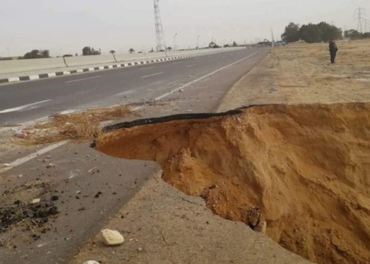 هبوط أرضي كبير بطريق الإسكندرية الصحراوي والمرور تكشف عن التحويلات البديلة 1 هبوط أرضي كبير بطريق الإسكندرية