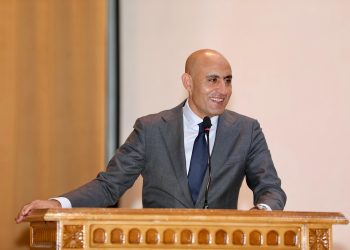 وزير التعليم يكرّم الأوائل