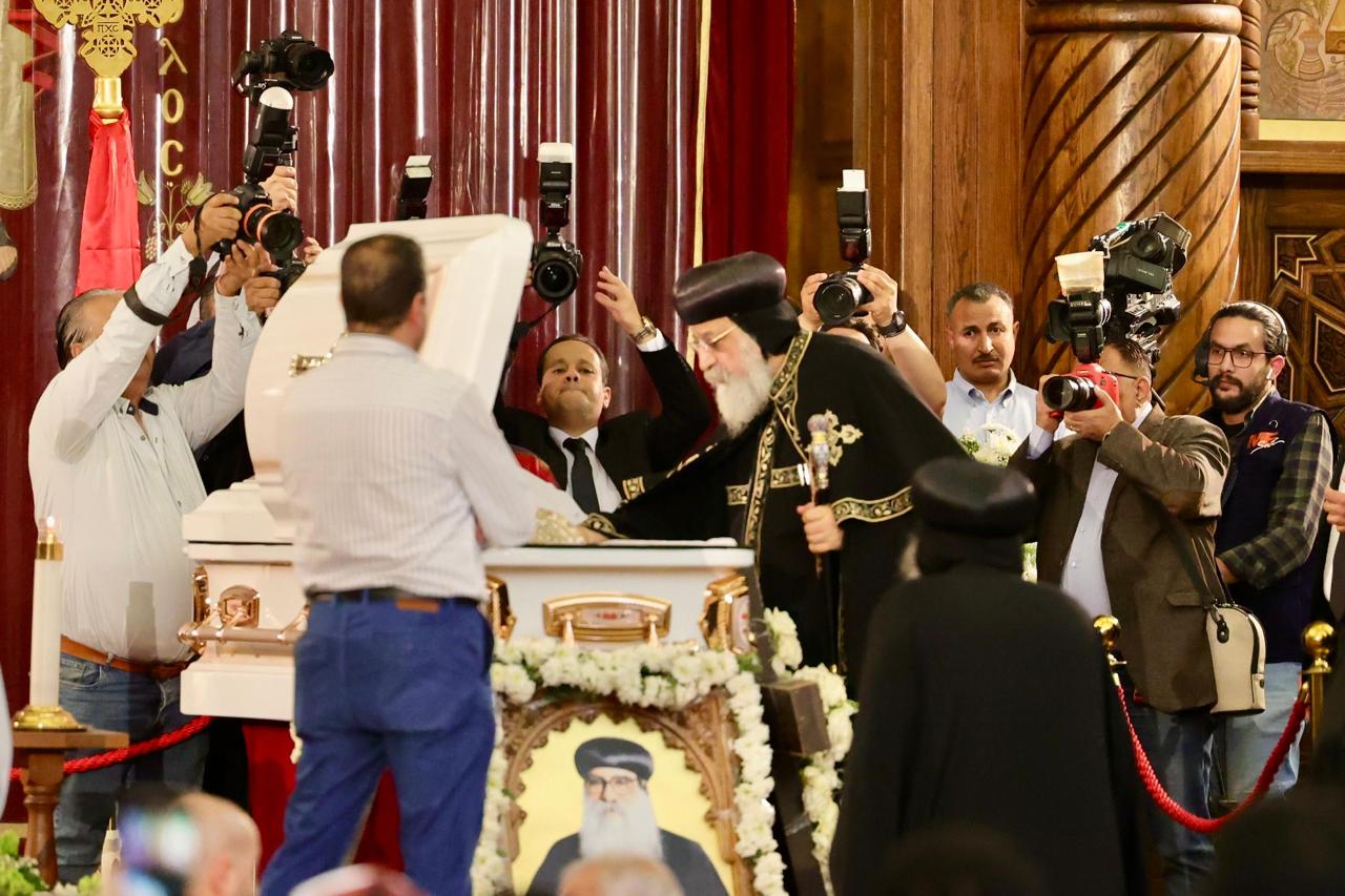 وداع روحي مهيب ترتيبات الكنيسة القبطية لصلاة الثالث على نيافة الأنبا باخوميوس 3 الكنيسة القبطية تعلن عن تنظيم استقبال المعزيين