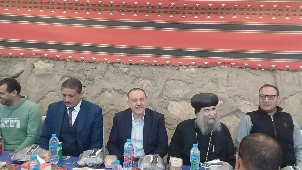 بالصور الأنبا يوأنس أسقف أسيوط يشارك في حفل إفطار جماعي بحضور محافظ أسيوط 2 الأنبا يوأنس أسقف أسيوط يشارك في حفل إفطار