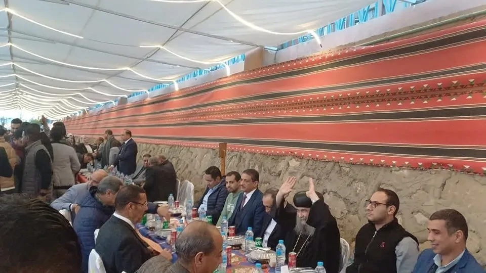 بالصور الأنبا يوأنس أسقف أسيوط يشارك في حفل إفطار جماعي بحضور محافظ أسيوط 3 الأنبا يوأنس أسقف أسيوط يشارك في حفل إفطار