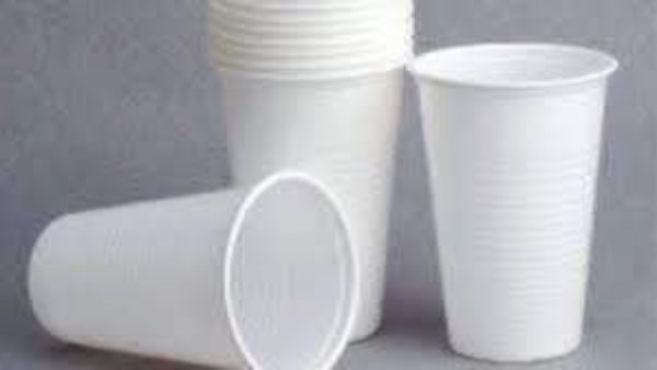 احذر الشرب بالأكواب البلاستيك استشاري امراض القلب يفجر مفاجأة 2 احذر الشرب بالأكواب البلاستيك