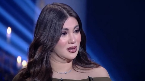 بالفيديو الفنانة هدى الإتربي تنهار من البكاء على الهواء وتوضح كواليس مشاركتها في دفن خطيبها 3 الفنانة هدى الإتربي