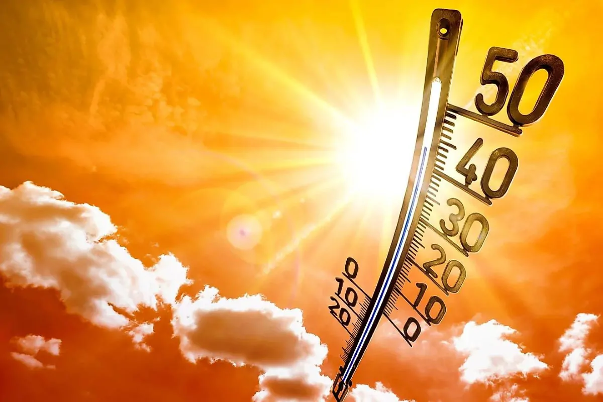 الأرصاد تصدر تحذير عاجل بسبب حالة الطقس اليوم الثلاثاء 22/4/2025 وصول الموجة الحارة لذروتها 2 الأرصاد تكشف موعد ذروة الموجة الحارة