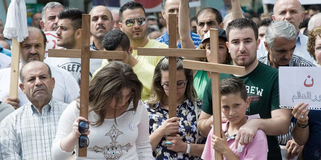 أسبوع مظلم في الساحل السوري نزوح العائلات المسيحية السورية خوفًا من عمليات انهاء حياتهم 2 نزوح العائلات المسيحية السورية