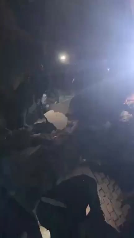 أصوات تحت الركام أول صور لحادث انهيار منزل بأسيوط 4 انهيار منزل بأسيوط