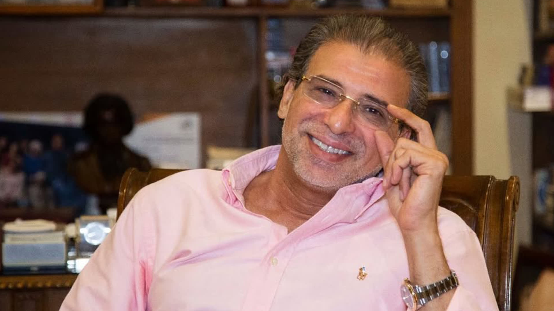 خالد يوسف يقلق جمهوره في بث مباشر يمكن يكون آخر فيديو ليا 3 تهديدات بالقتل لـ خالد يوسف