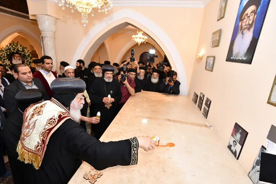 بالصور البابا تواضروس الثاني يشهد الاحتفال باليوبيل الذهبي لنياحة القمص ميخائيل إبراهيم 2 البابا تواضروس الثاني يطيب جسد القمص ميخائيل إبراهيم