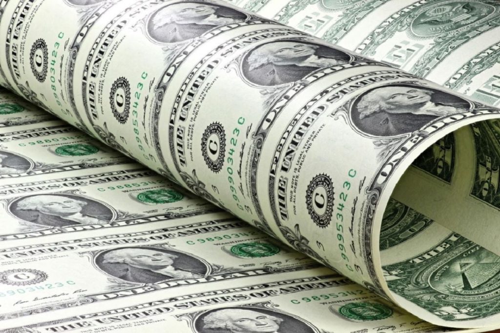 تراجع غير متوقع لـ سعر الدولار بآخر تعاملات اليوم 8/4/2025 ليصل لهذا المستوى أمام الجنيه المصري 3 سعر الدولار