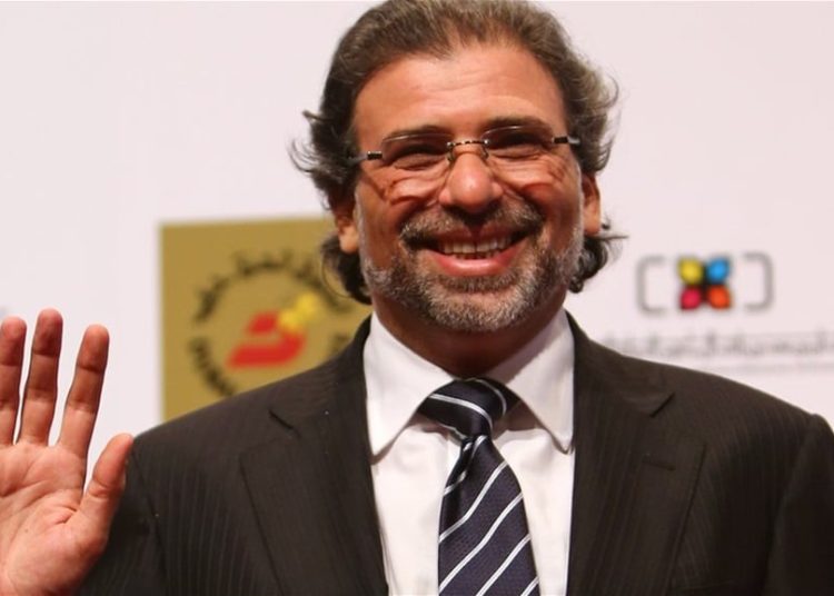 خالد يوسف يقلق جمهوره في بث مباشر يمكن يكون آخر فيديو ليا 1 المخرج خالد يوسف