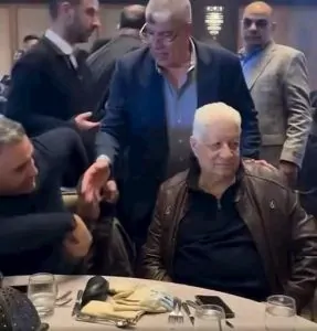 بالضحك والهزار تفاصيل صلح مرتضى منصور مع شوبير بعد سنوات من التراشق والخلافات 3 لحظة الصلح بين مرتضى منصور وأحمد شوبير