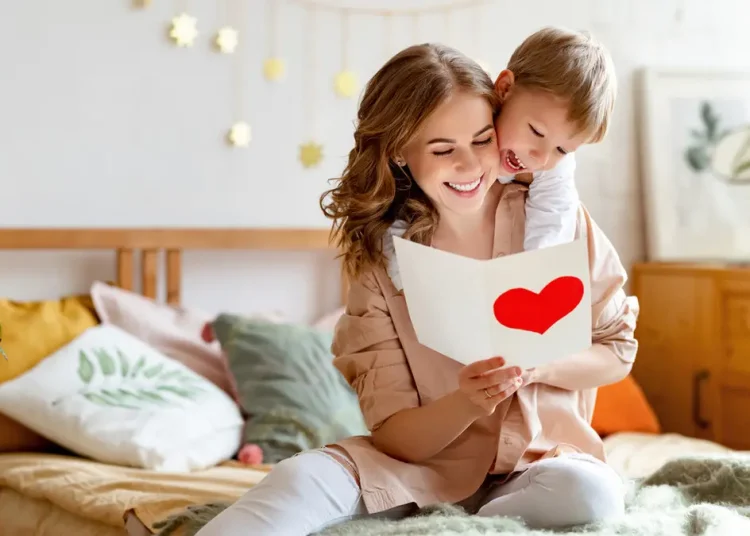 مش بس فى مارس لماذا يتم الاحتفال بعيد الأم في تواريخ متنوعة حول العالم 1 الاحتفال بعيد الأم