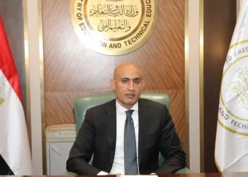 وزير التعليم تحسم جدل الأونلاين