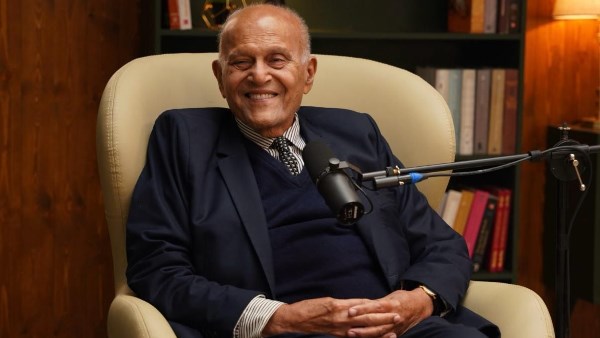 السير مجدي يعقوب يكشف ما يفعله عندما يشعر بالتعب خلال إجراء عمليات القلب بنام 5 دقائق 3 البروفيسور مجدي يعقوب