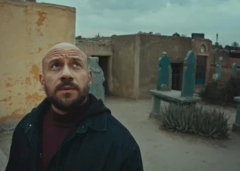 بعد أنباء زواج أحمد مكي ننشر أول صور نادرة لطليقته ونجله الوحيد 11 الفنان أحمد مكي