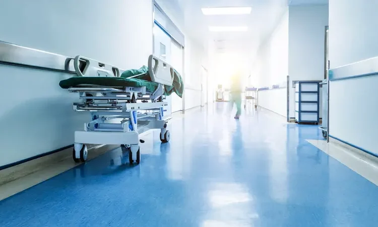 تدخل فوري لوزارة الصحة في واقعة مستشفي حلوان عقب الاعتداء على طبيب 1 جراح قلب مزيف