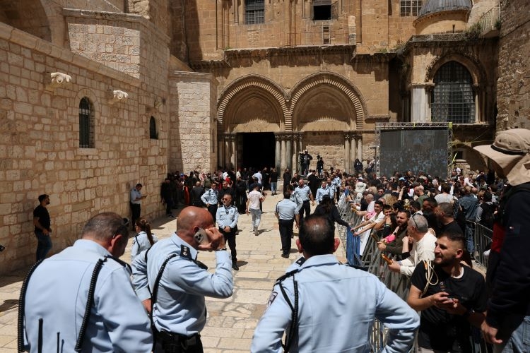 كشف تفاصيل إلغاء احتفالات سبت النور بالقدس ومنع المسيحيين من وصول إلى كنائس 1 إلغاء احتفالات سبت النور بالقدس