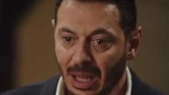 بسبب انهيار مصطفى شعبان الإعلامي عمرو الليثي ينهي حلقة البرنامج 1 انهيار مصطفى شعبان