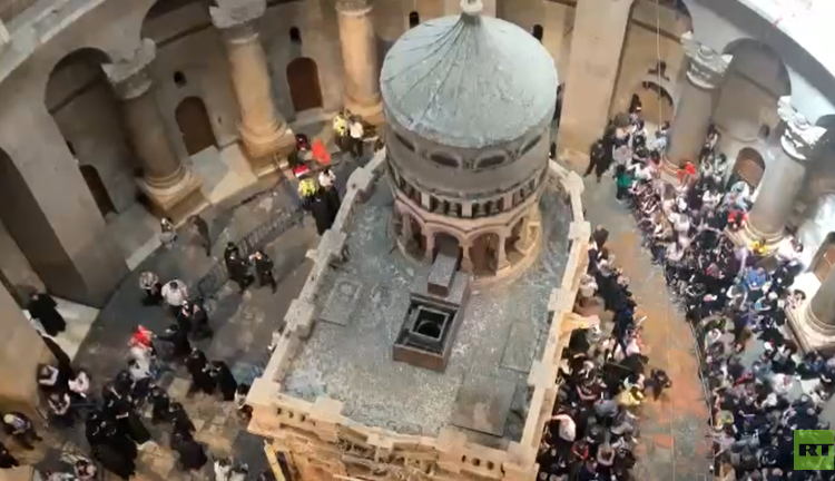 غضب مسيحي كبير من تقييد الدخول إلى كنيسة القيامة بالقدس بأعياد القيامة المجيدة 2025 1 القيود على كنيسة القيامة بسبت النور